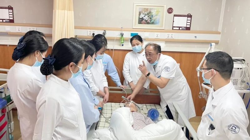 医用多功能护理床：规格参数解析与选购要点
